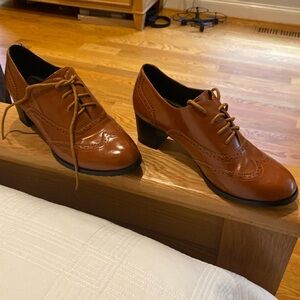 Classic Women's Brogue Heeled Oxford - Brown